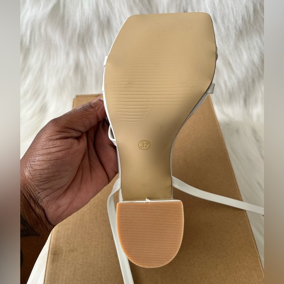 Womens Square Toe Sandals with heel - Picture 3 of 7